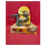 White Mountain Apple Parer, Corer & Slicer in