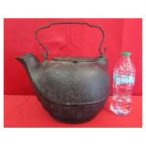 Excelsior "Gate Marked" C.I. Kettle - Swivel Lid -