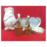 Early Mixer / Egg Beater & Fred Flintstone Pan