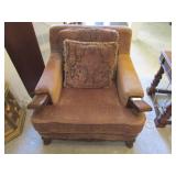 Traditional Style Upholstered Arm Chair