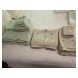 4 Bath Towels, 6 Hand Towels & 6 Wash Cloths