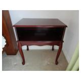 Queen Anne Style Side/Accent Table