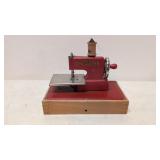 Vintage 1940s Kay an EE Sew Master