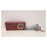 Vintage Hubley Smoking Texan Jr. Cap pistol & box