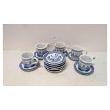 15 pc. Blue Willow child's cups, saucers and plats