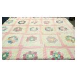 Antique Dresden Plate quilt