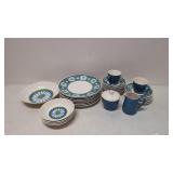 Mid Century Modern 1960s Royal Ironstone 32 pcs.