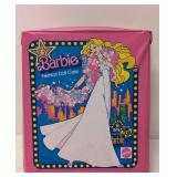 1977 Barbie doll case and 5 dolls