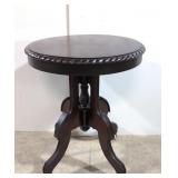 Vintage Mahogany Centr Tale