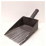 Primitive Cranberry / Blueberry scoop