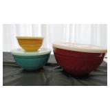 Mixing bowls with lids
