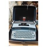 Typewriter w/Carrying Case