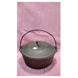 Cast iron pot with lid