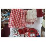 Retro Aprons & Assorted Linens
