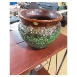 Rands round bottom majolica pot