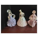 Lot of women figurines