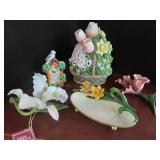 Birds and floral figurines