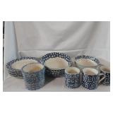 Gibson White/Blue Dish Set