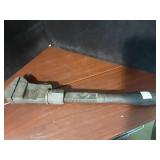 Adjustable pipe wrench