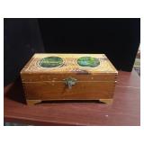 Decorative storage box