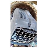 Animal crate and bowl