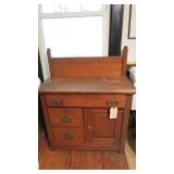 Small oak dresser