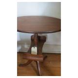 3 legged oval side table