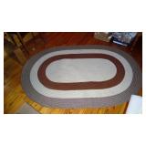 Round woven rug