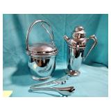 Drink mixer and ice bucket