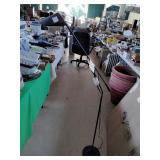 Adjustable floor lamp