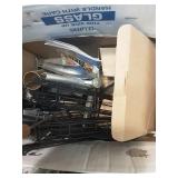 Miscellaneous housewares lot Miscellaneous housewares lot