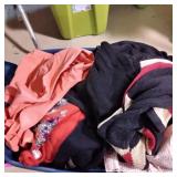 Tote full of womens clothing xl-2xl