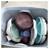 Miscellaneous vintage tupperware lot