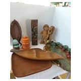 Miscellaneous lot wood platters