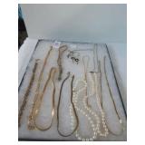 Miscellaneous jewelry necklace lot
