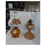2 kerosene lamps