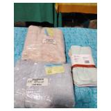 2 new towels 30x52 and washcloths