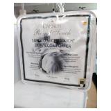 Cannon full/queen down comforter