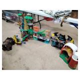 Huge toy playset lot