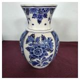 roral delft de koninkliike flower vase roral delft de koninkliike flower vase