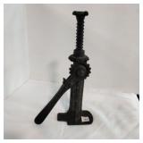 Flite mfg iron geared jack stand Flite mfg iron geared jack stand