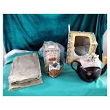 Cardew design extra fine teapots Cardew design extra fine teapots