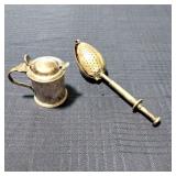 Silverplated tea spoon and salt container Silverplated tea spoon and salt container