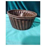 Pottery bunt cake mold