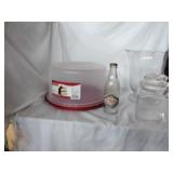 Rubbermaid cake keeper and glass items