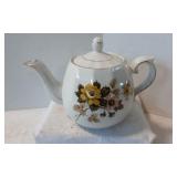 Lot of Five Assorted Ceramic Items