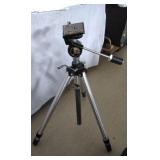 Elevator Huskey Tripod