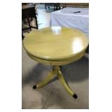 Retro style table