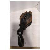 Iron pully with Hook.