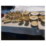 Vintage Pfaltzgraff Village Pattern Set